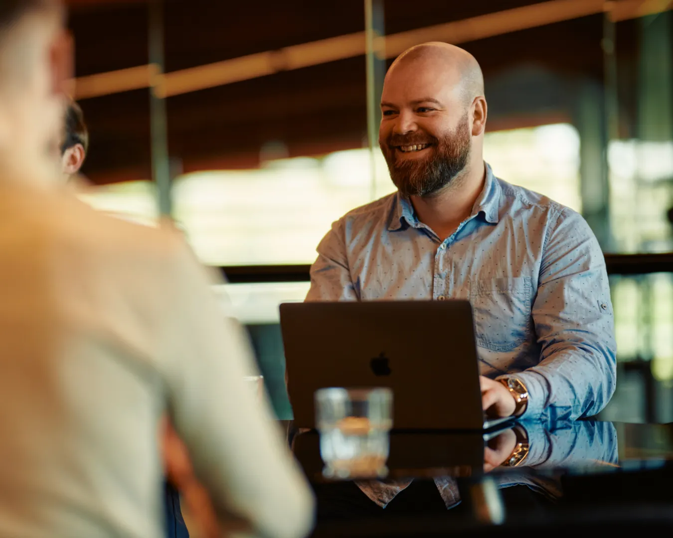 Consultant van T-Level in gesprek